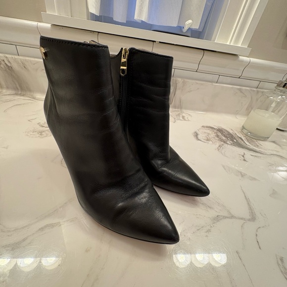 Louise et Cie Black Ankle Booties. Size 8.5 - Picture 2 of 13